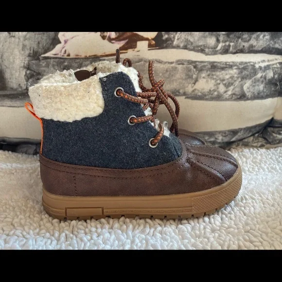 Baby Gap Winter Boots - Picture 3 of 5